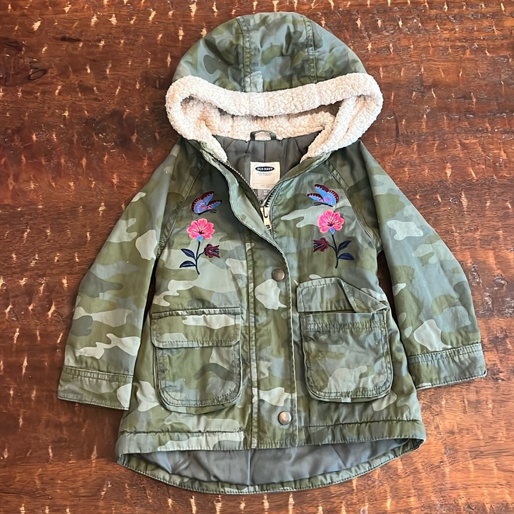 Old Navy heavy cargo style coat with embroidery